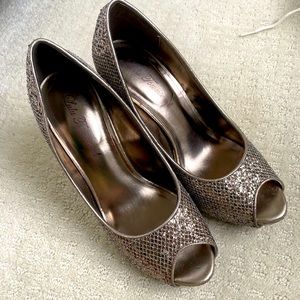 Lulu Townsend sparkly pewter silver peep toe heels